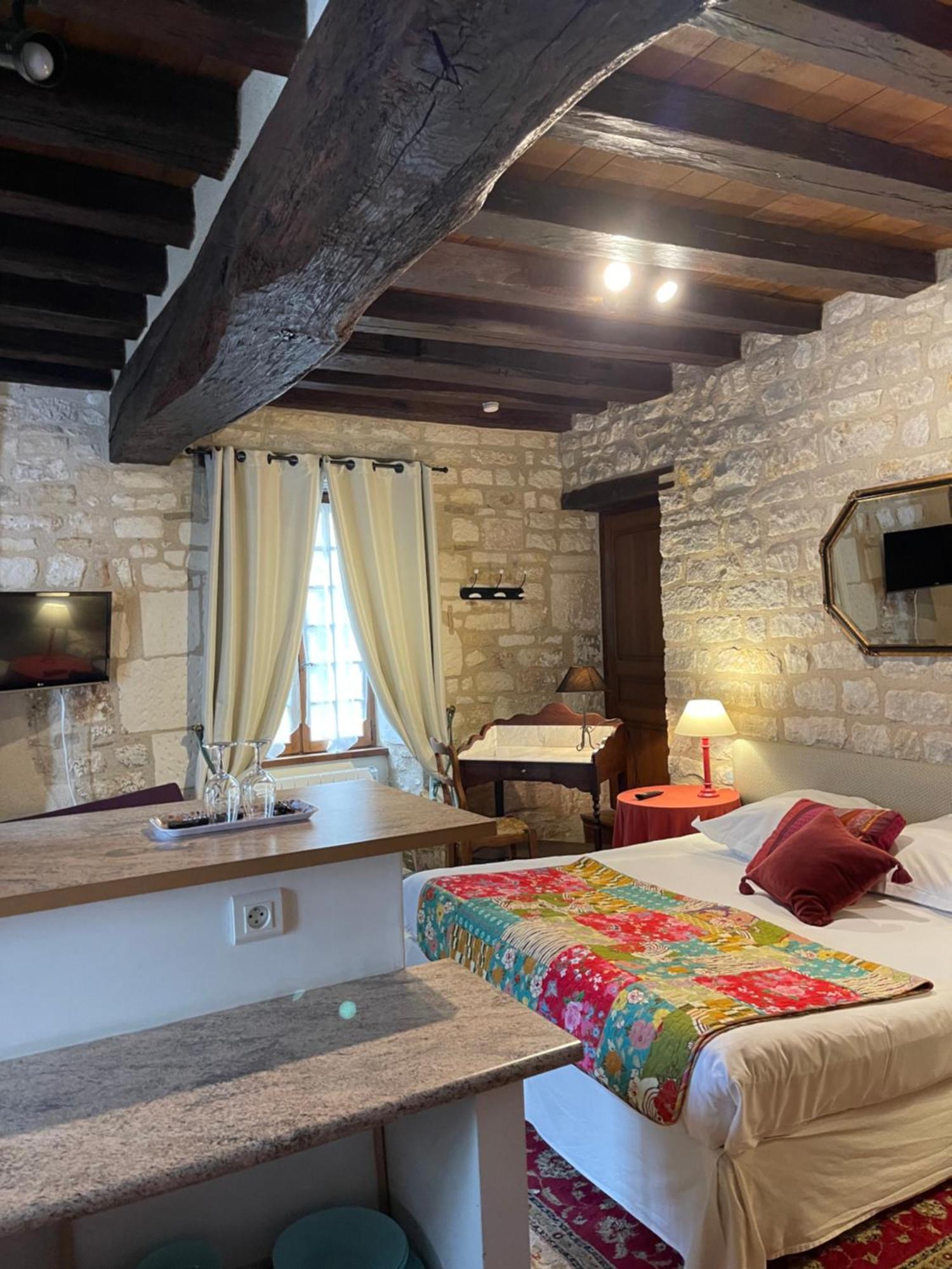 La Maison D'Alienor - Gites De Caractere A Chablis - 89 Экстерьер фото
